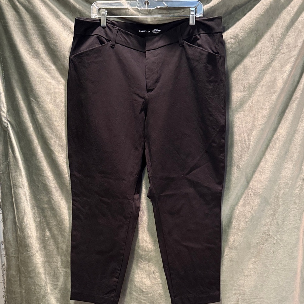 Old Navy Women's Black Capris